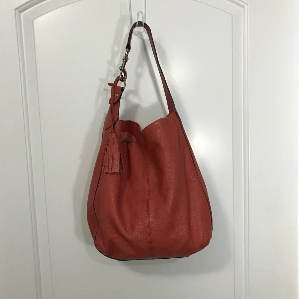 Coach Avery Hobo Coral Pebbled Leather Large Shoulder Bag EUC